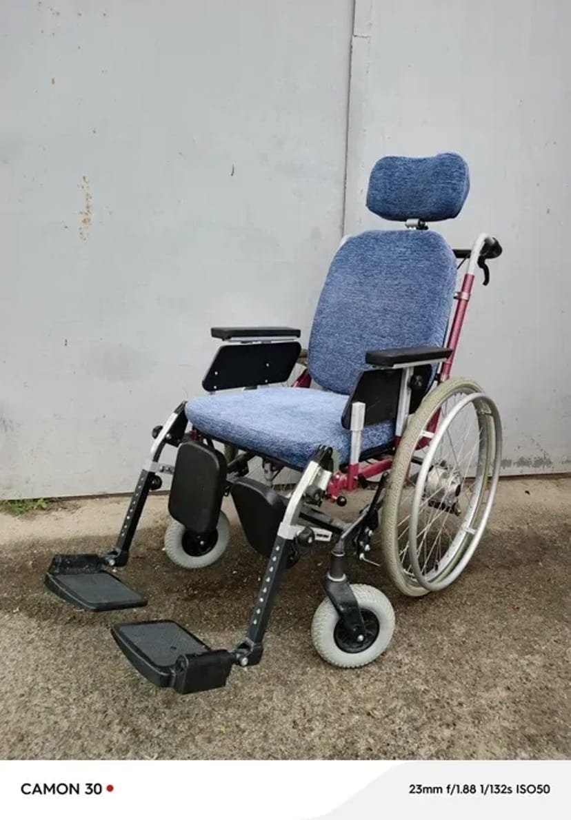 Инвалидная коляска