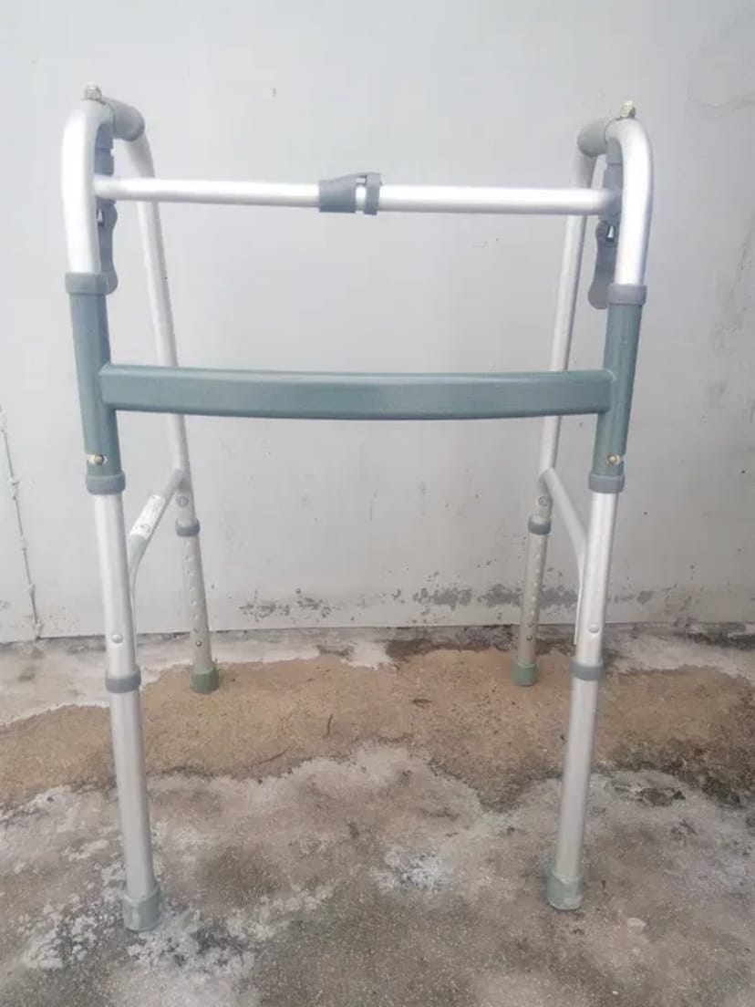 Инвалидная коляска