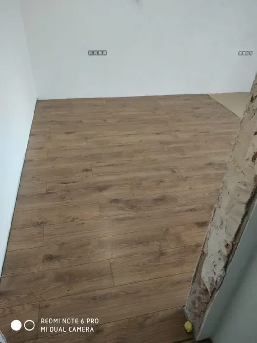 Монтаж вагонки підлоговоі дошки ламінату плінтуса