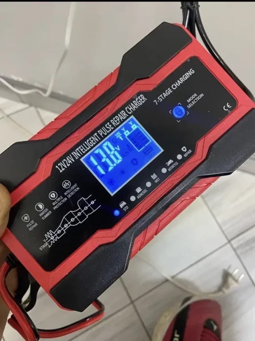 Зарядка для акумулятора автомобиля