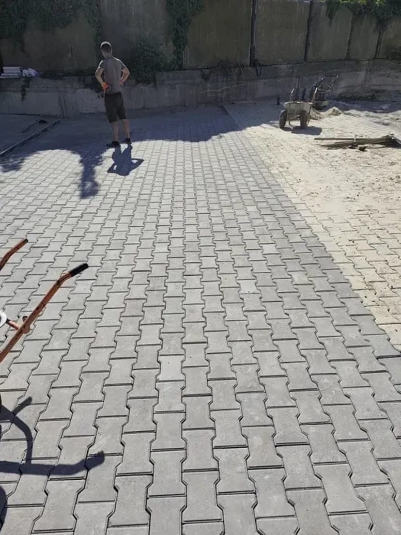 Профессиональная Укладка Тротуарной Плитки: Цена от 250 грн. за м². Качество и Гарантия!