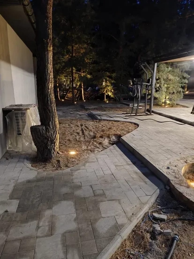 Профессиональная Укладка Тротуарной Плитки: Цена от 250 грн. за м². Качество и Гарантия!