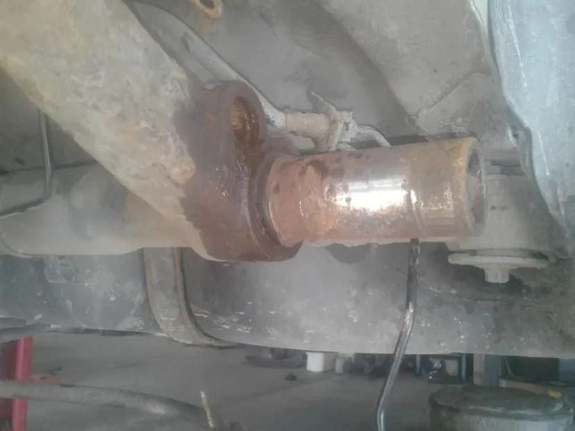 Професійний ремонт задньої балки Peugeot 206 з гарантією та якісними запчастинами