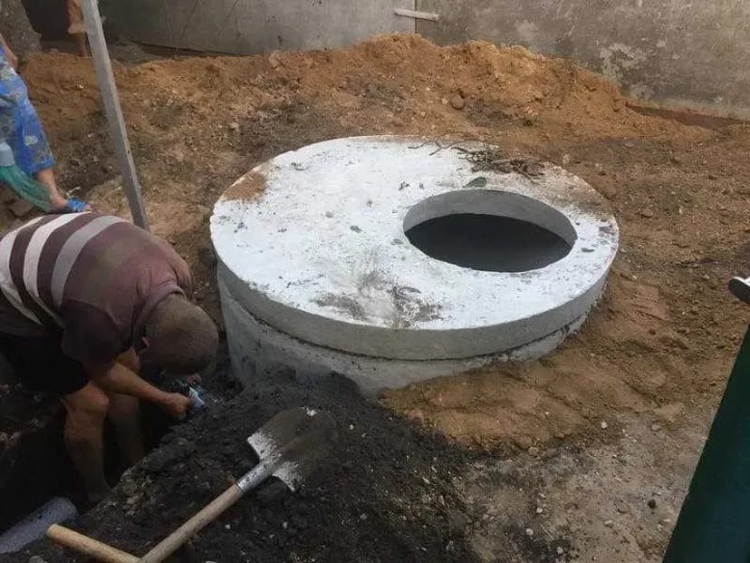 Копання каналізації. Септик під ключ. Земляні роботи.