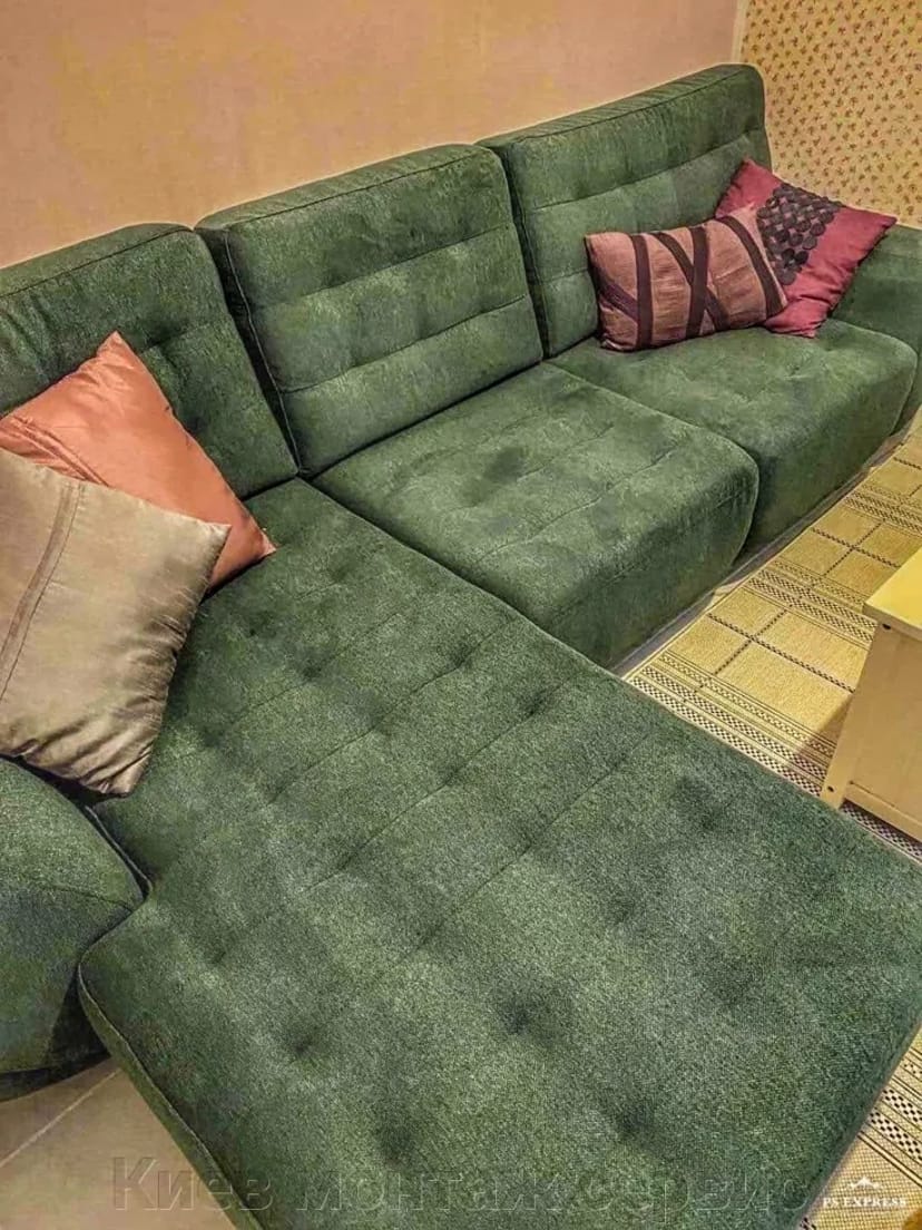 Ремонт і перетяжка меблів в Києві Дарниця, Лівобережка, Чернігівська, Гідропарк. Реставрація, оббивка дивану