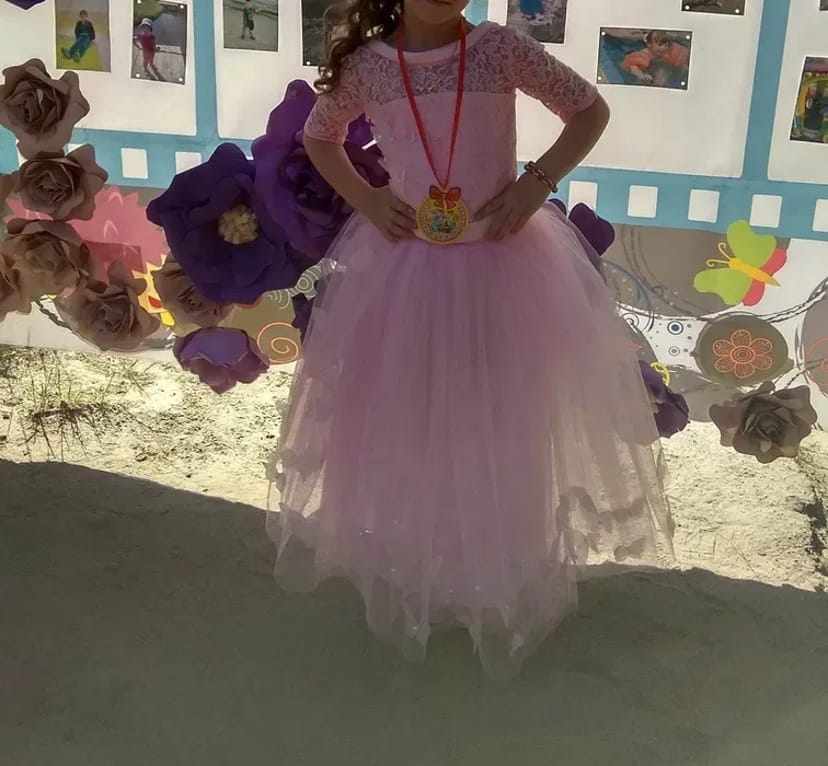 Плаття на випускний