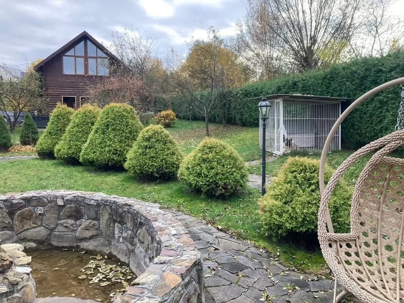 Чистка саду, обрізка дерев, чагарників.