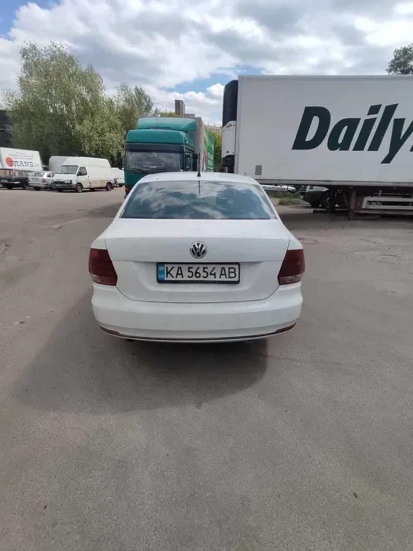 Автівки Київ Volkswagen polo sedan