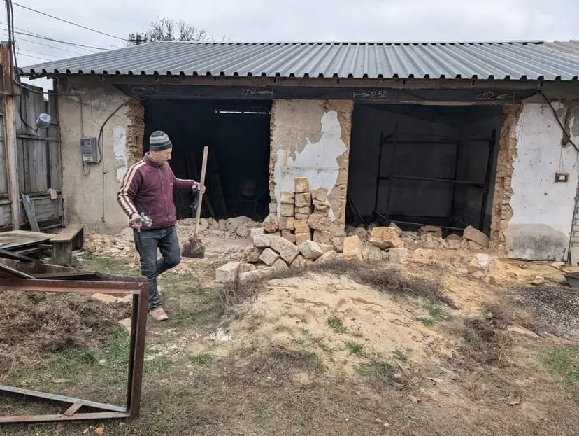 Алмазна різання дверних віконних отворів. Демонтажні демонтажні роботи.