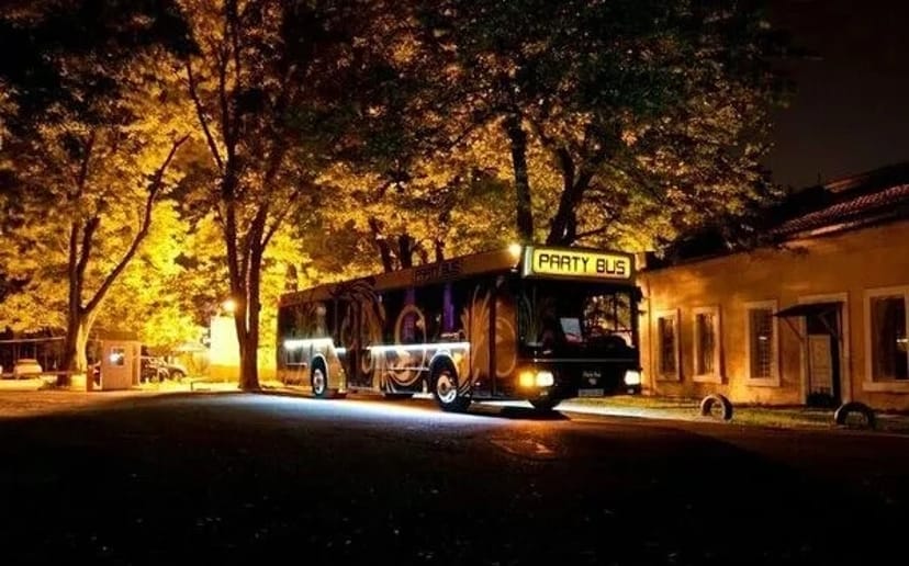 064 Замовити Party Bus Golden Prime на дівич-вечір