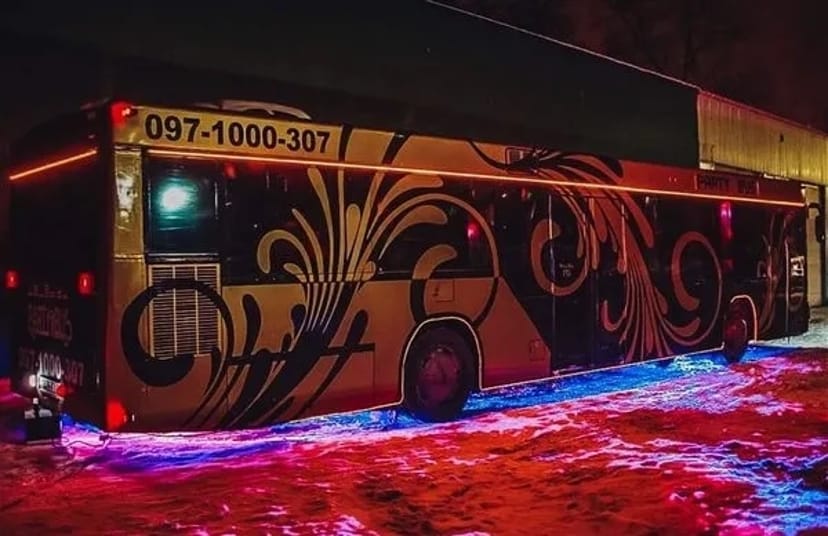 064 Замовити Party Bus Golden Prime на дівич-вечір