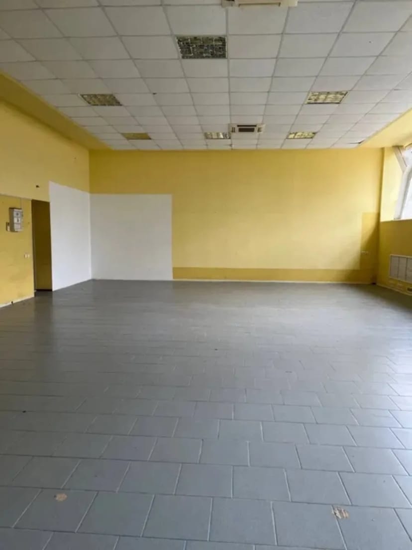 Офісні приміщення, зручна локація біля метро