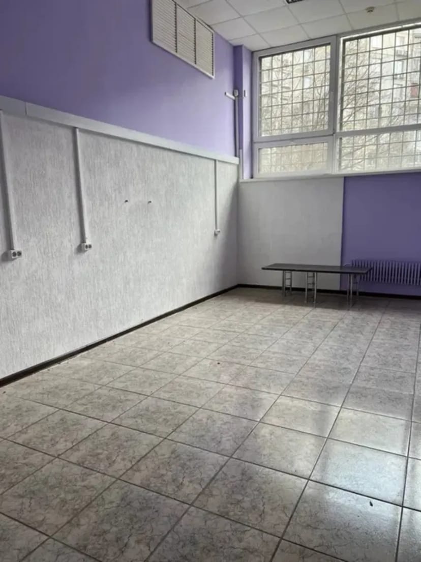 Офісні приміщення, зручна локація біля метро