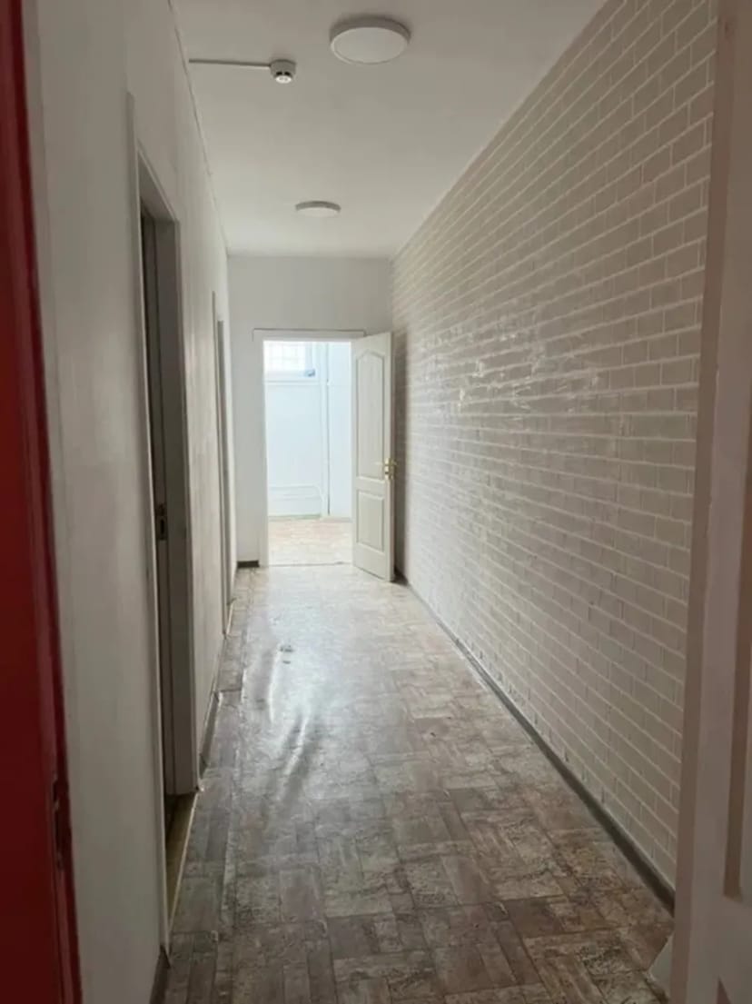 Офісні приміщення, зручна локація біля метро