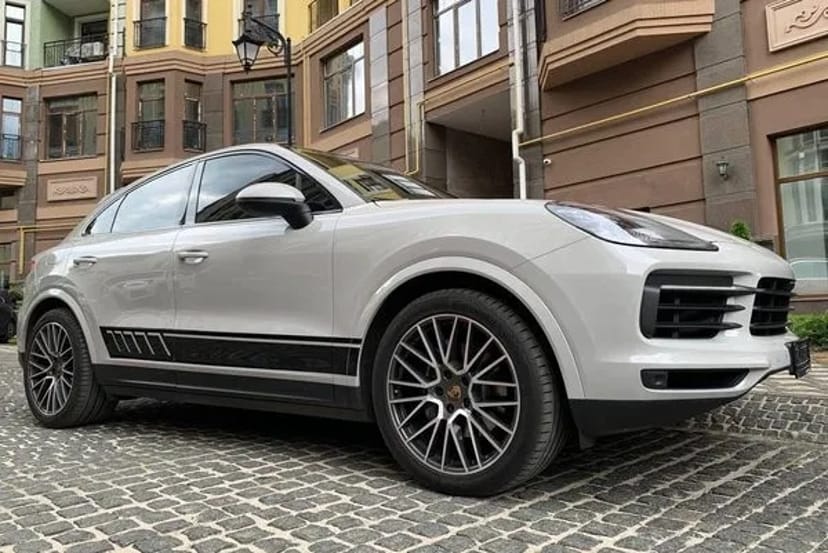 417 Porsche Cayenne Coupe на весілля з водієм