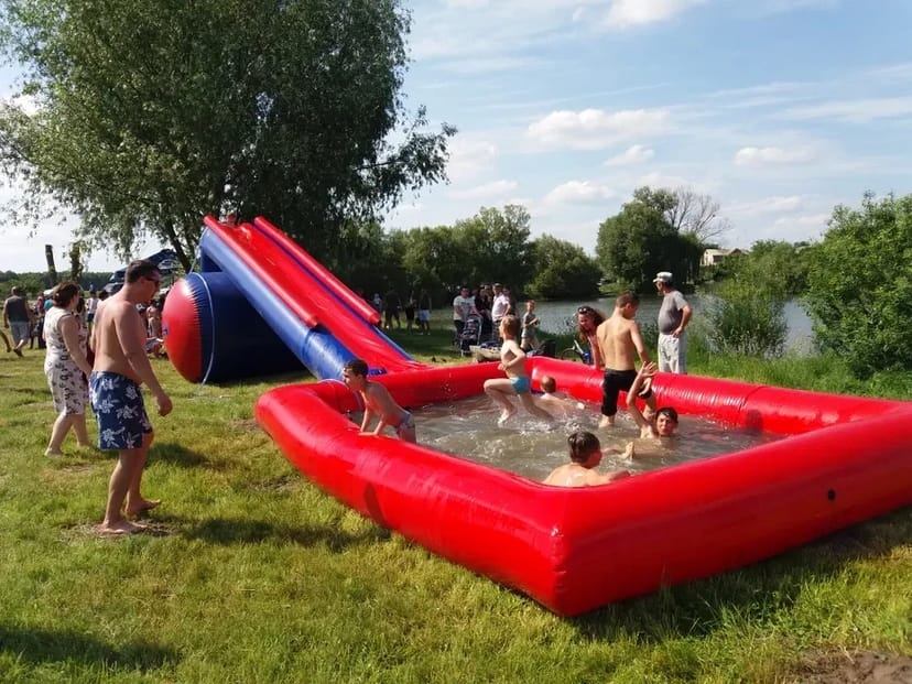 Батут, солодка вата, гірка з басейном, басейн з кульками