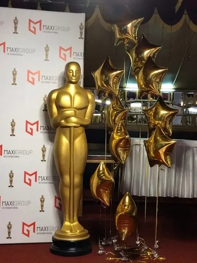 Фігури Оскар повний зріст