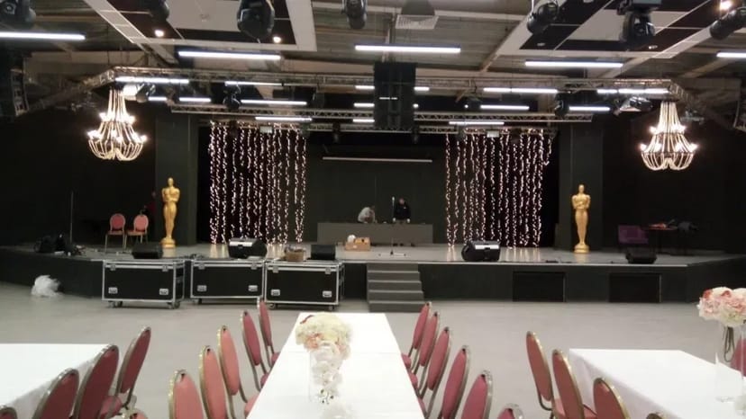 Фігури Оскар повний зріст