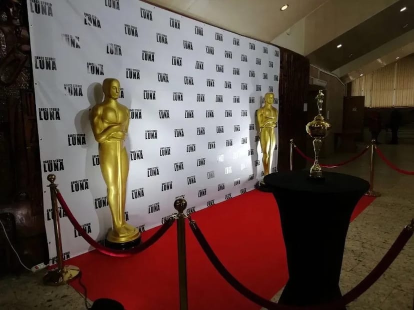 Фігури Оскар повний зріст