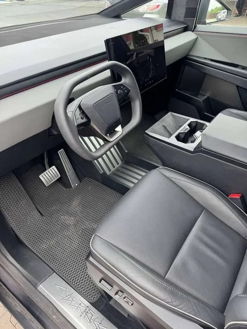 005 Tesla Cybertruck з водієм для фотосесії зйомки