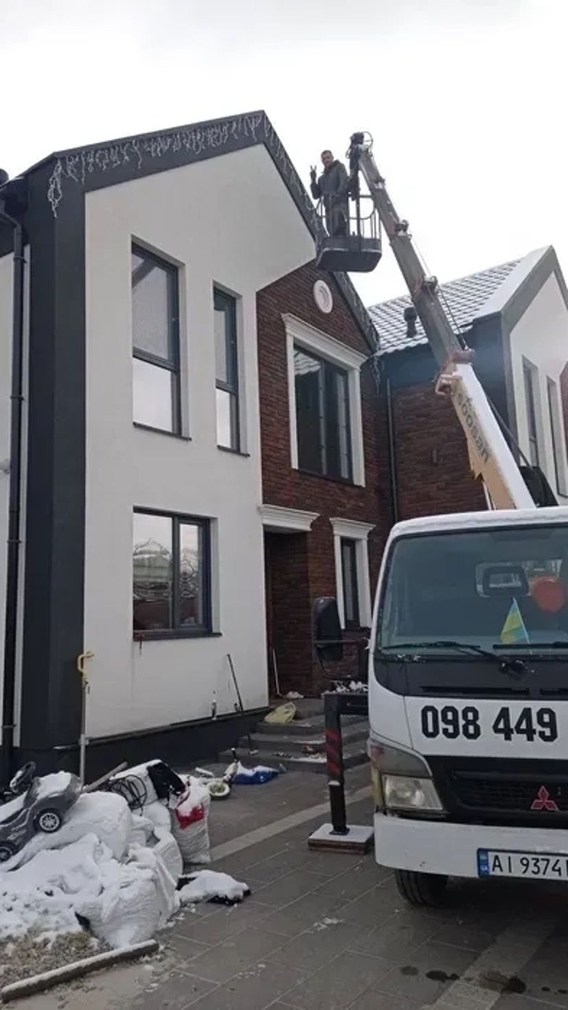 Автовишка з грузовою лебідкою до 0,5 т