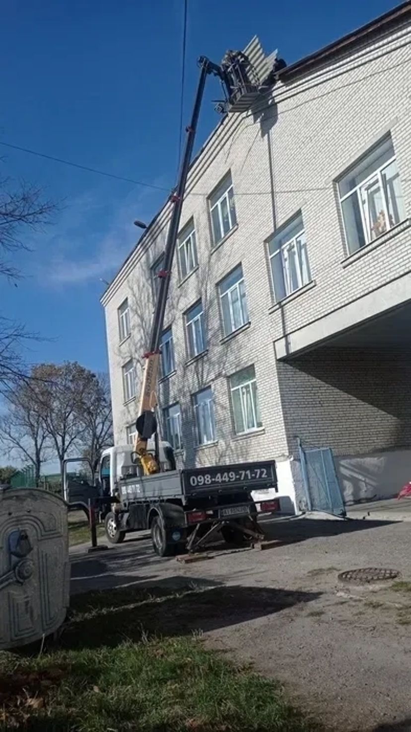 Автовишка з грузовою лебідкою до 0,5 т