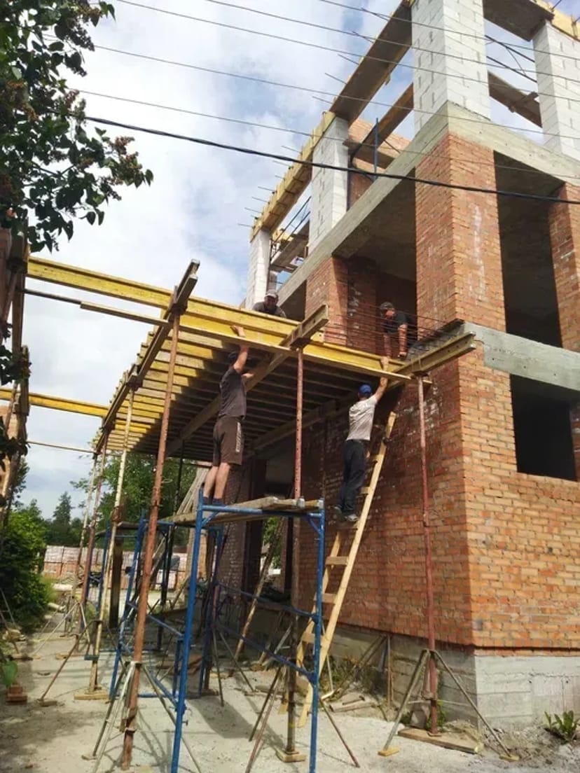 Будівництво будинків під ключ. З бомбосховищем. Київ і область.