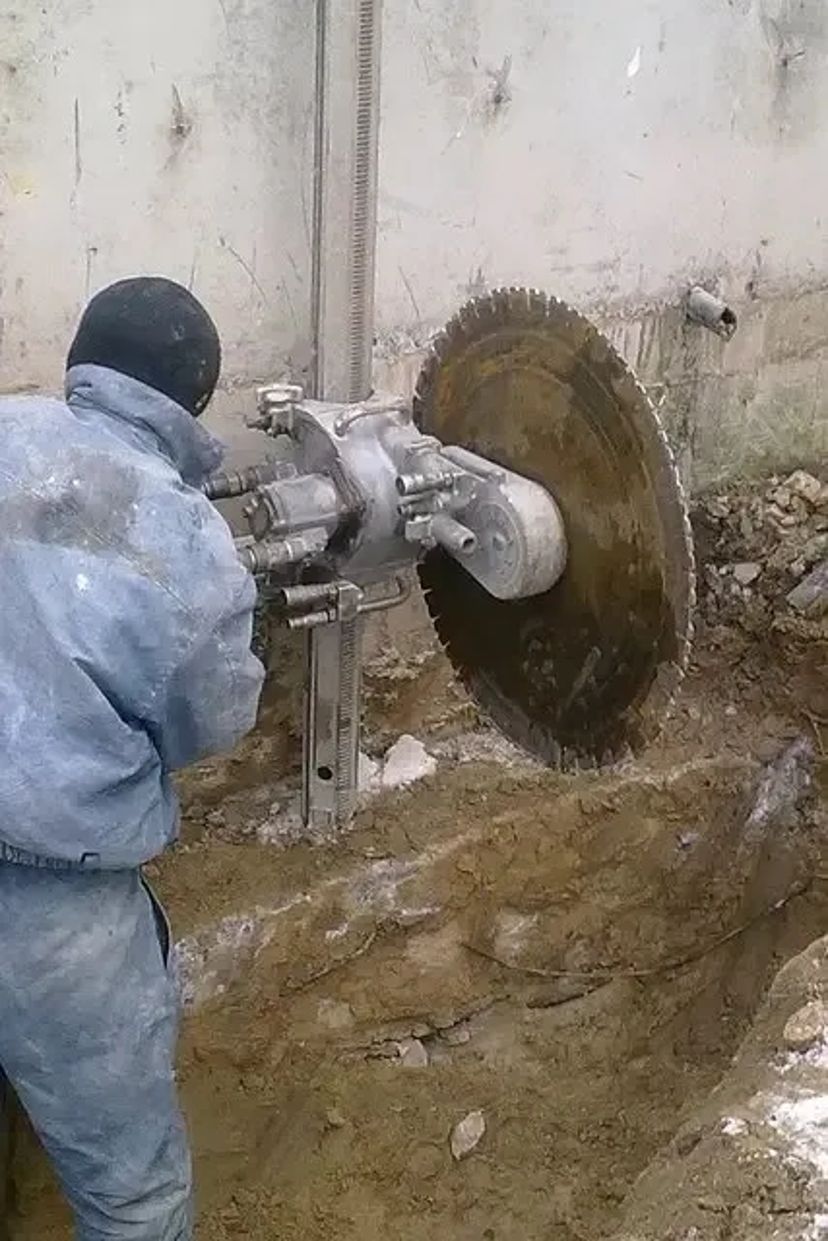 Прорізи в моноліті та цеглі від 4 800 ₴/кв.м