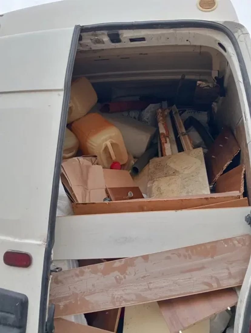 Вивіз сміття . Вивіз хламу . Вивіз строй мусора . Працюємо кожного дня.