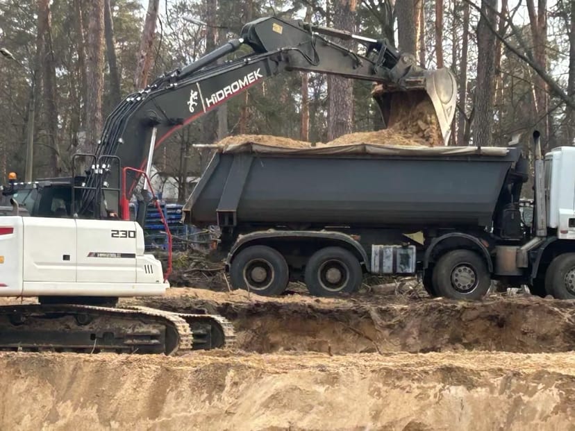 Розробки котлованів, лагун та вивезення грунту