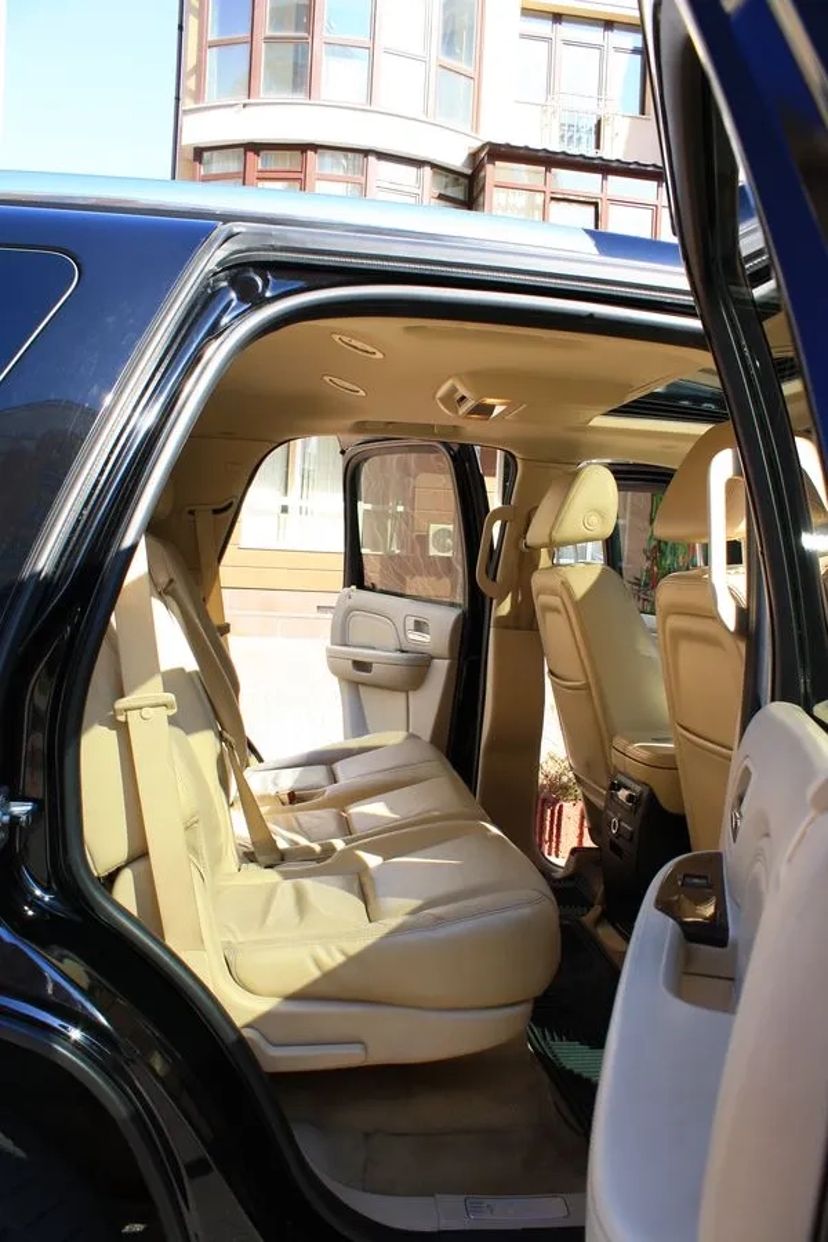 245 Позашляховик на весілля Cadillac Escalade з водієм