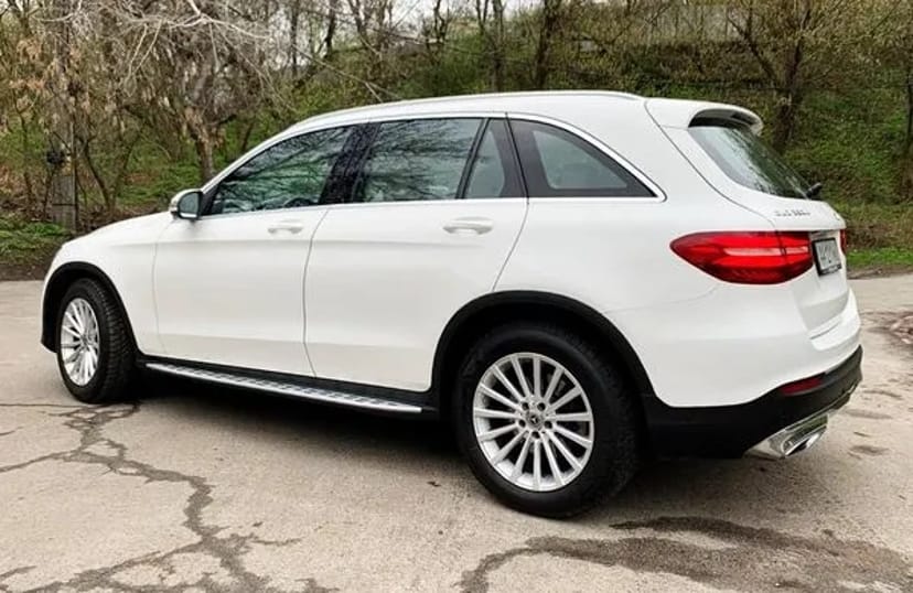 071 Позашляховик на весілля Mercedes Benz GLC 250d