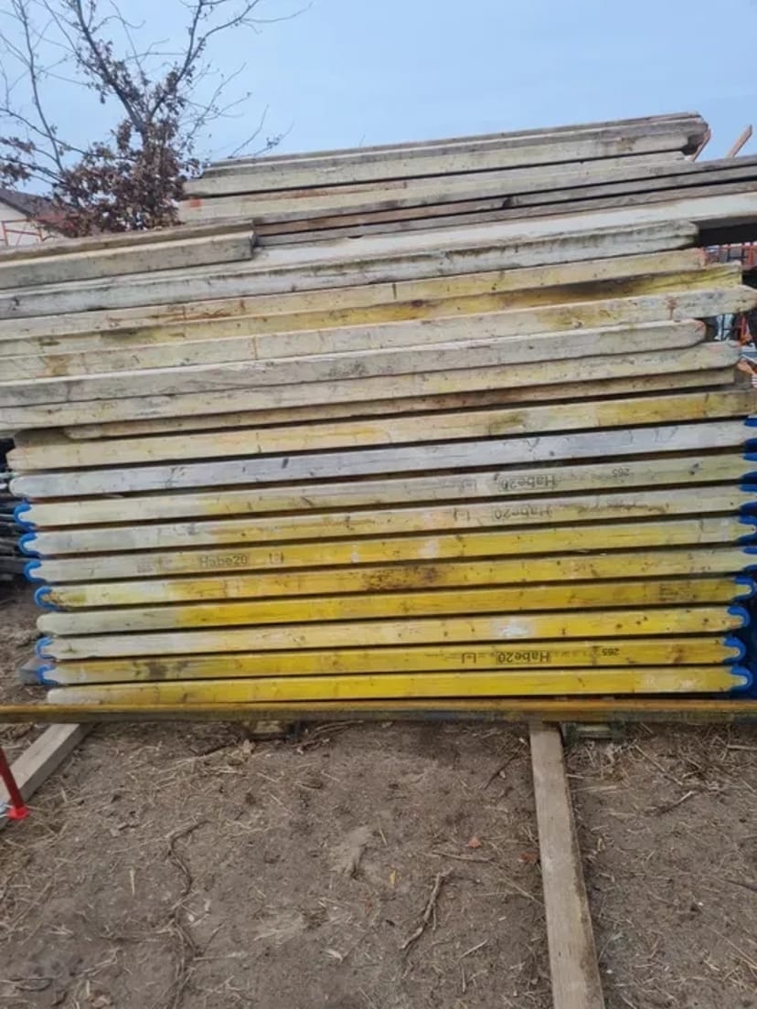 Опалубка, стійки, балки, фанера, перекриття.