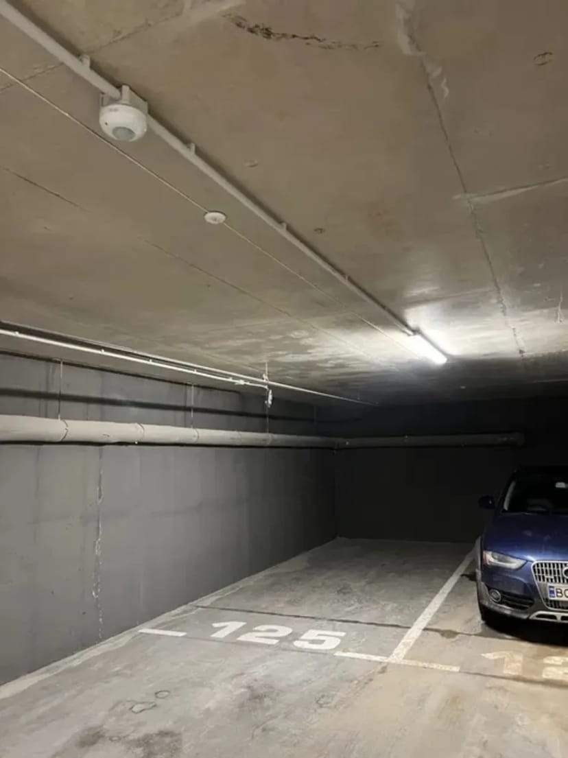 Паркомісце в ЖК Аурум, Навроцького 35