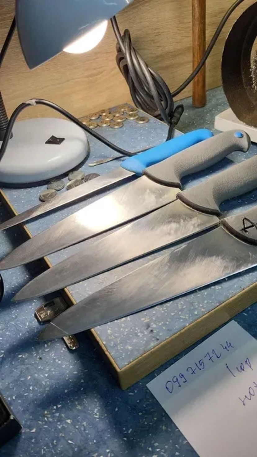 Якісне заточування кухонних ножів, ножиць та сіток для м'ясорубок на Дарниці