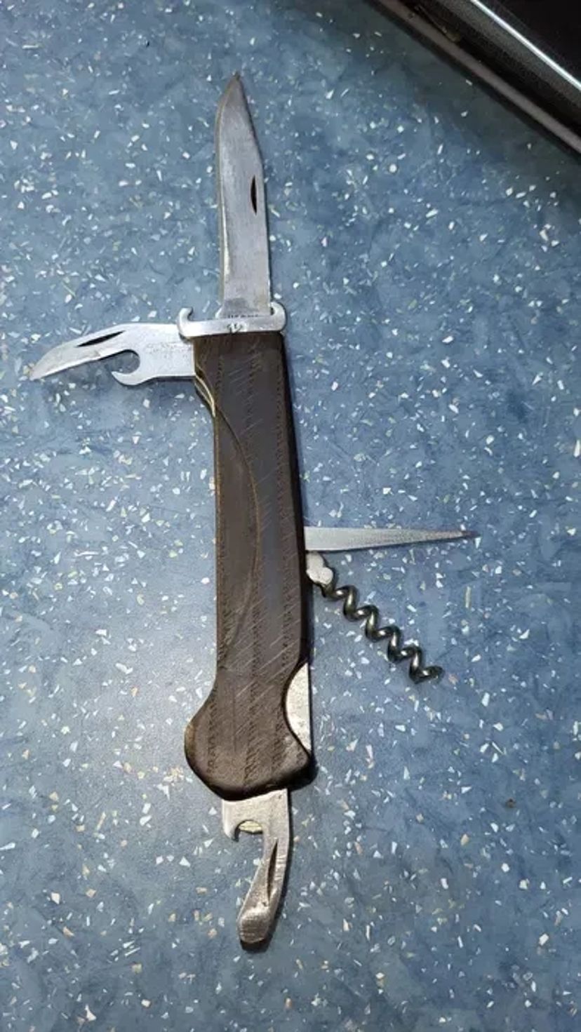 Якісне заточування кухонних ножів, ножиць та сіток для м'ясорубок на Дарниці