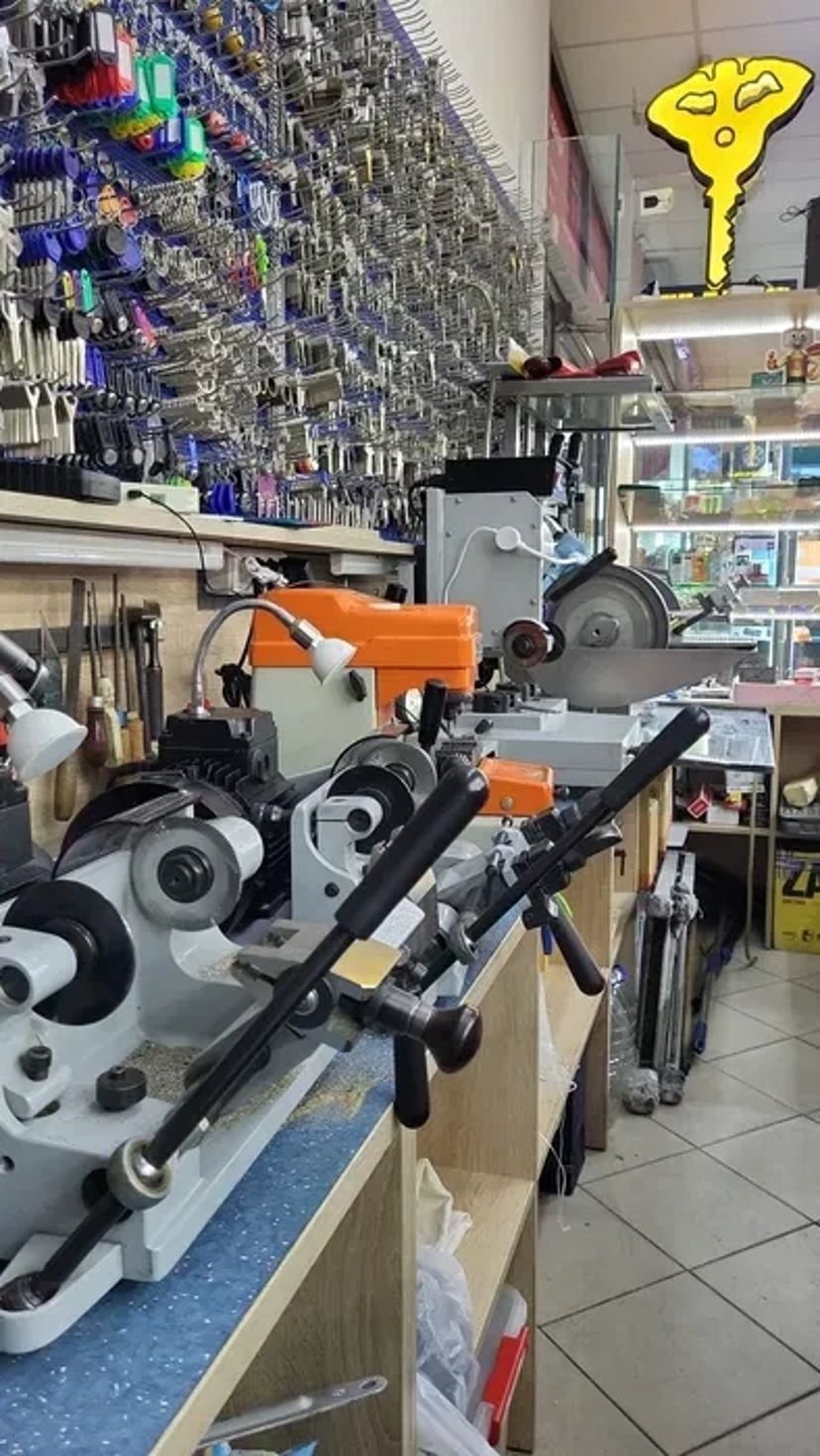 Якісне заточування кухонних ножів, ножиць та сіток для м'ясорубок на Дарниці