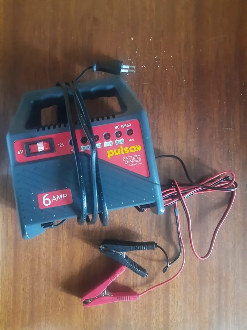 Зарядний пристрій для акумулятора