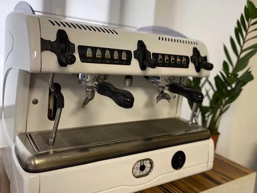 Кавомашина/кавоварка професійна на 2.8 кв Ла спазіале/обель
