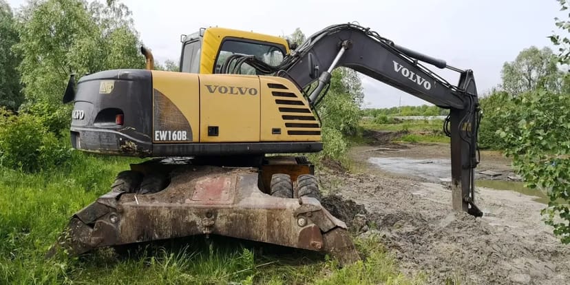 Екскаватор повно поворотнний колісний VOLVO-160, ківш 1 куб (додатковий планувальний ківш)
