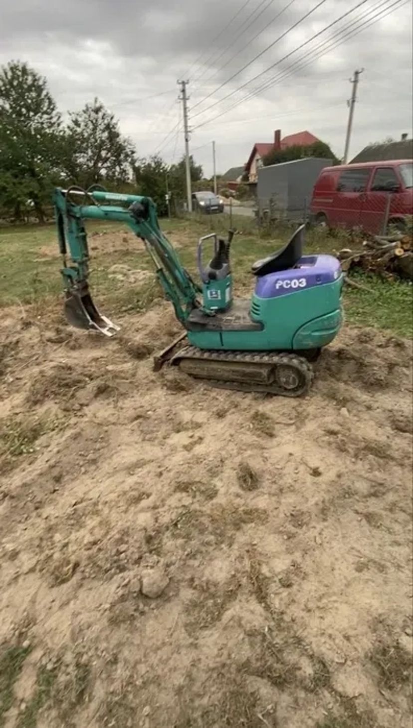 Гусеничний міні-екскаватор Komatsu PC03