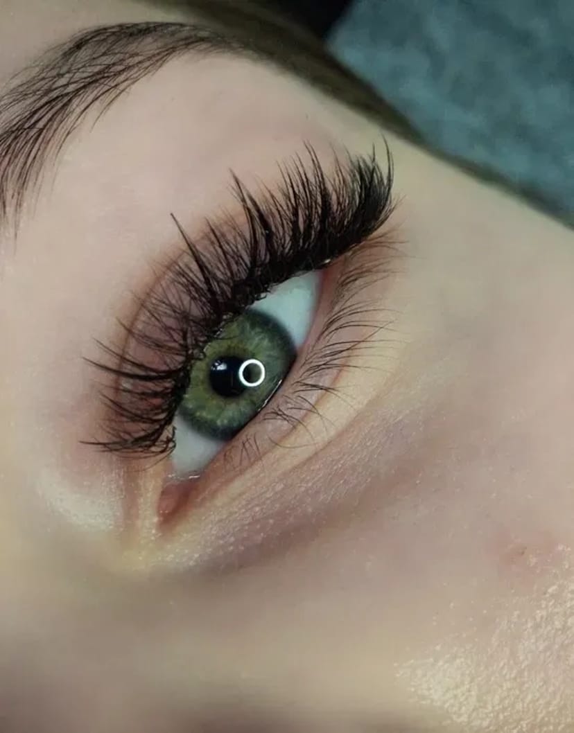 Нарощення вій. Корекція брів. Р-н Жадова 500 грн.!