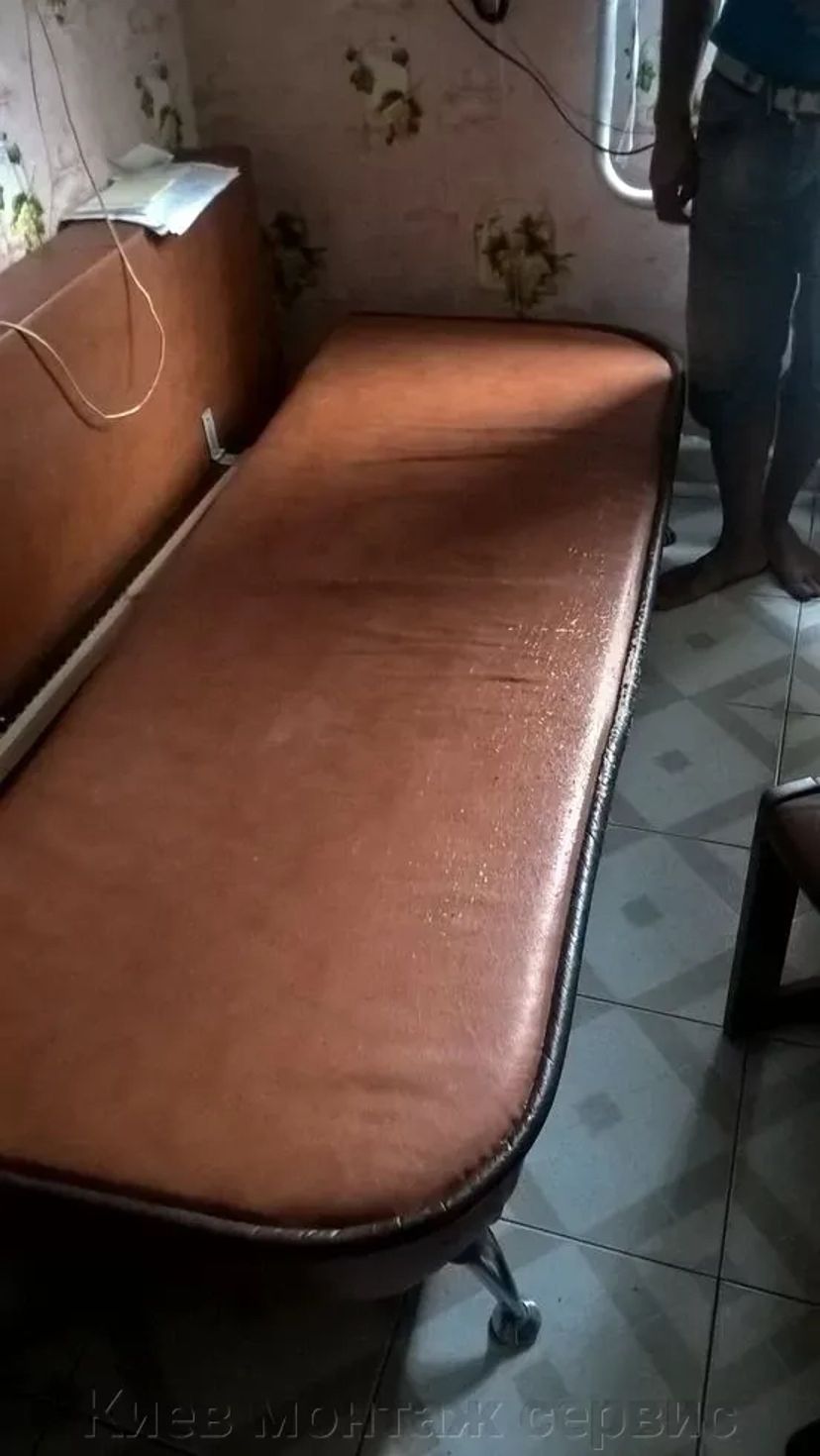 Перетяжка меблів, диван, ліжко Київ, Бровари. Якісно та швидко.