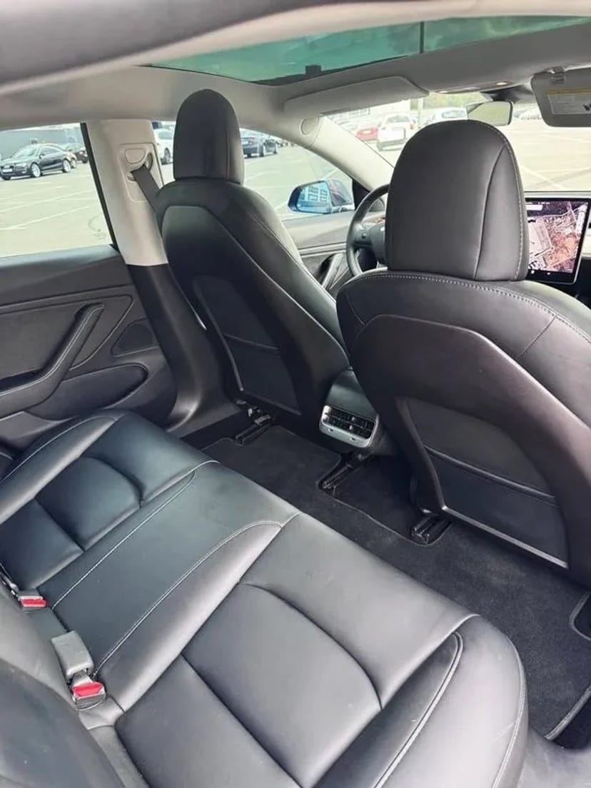 145 Авто Tesla Model 3 сіра без водія на весілля 