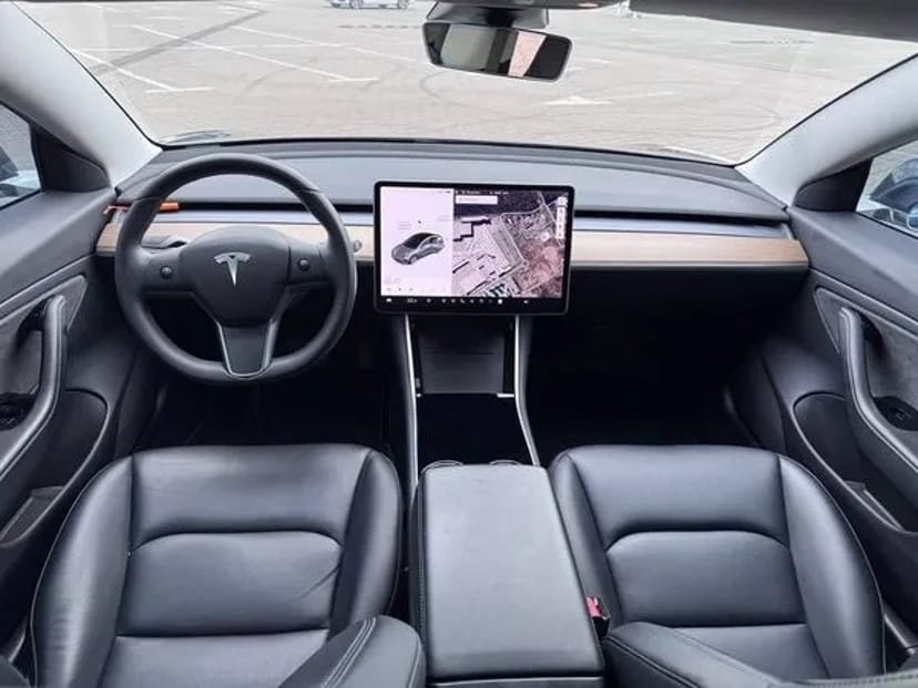 145 Авто Tesla Model 3 сіра без водія на весілля 