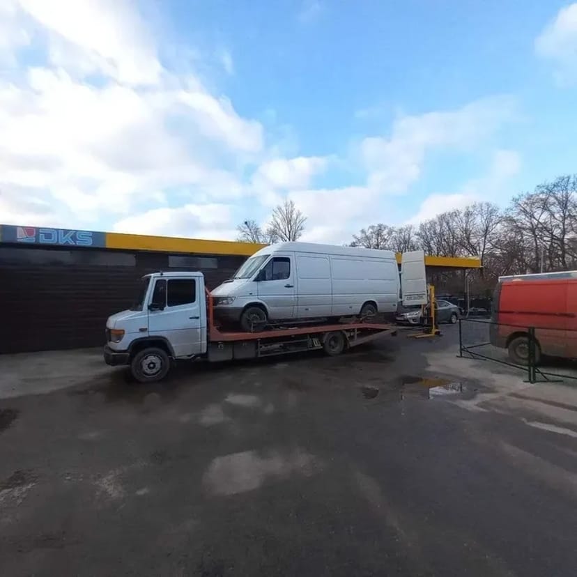 Послуги евакуатора цілодобово 24/7