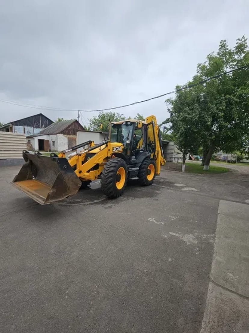 Послуги екскаватора навантажувача JCB 4CX