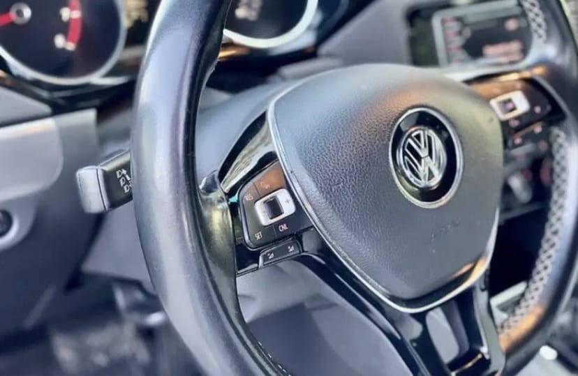  Авто VW Jetta 2015 Газ бензин
