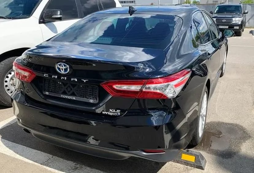 076 Toyota Camry V70 чорная замовити авто на весілля