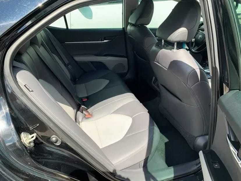 076 Toyota Camry V70 чорная замовити авто на весілля